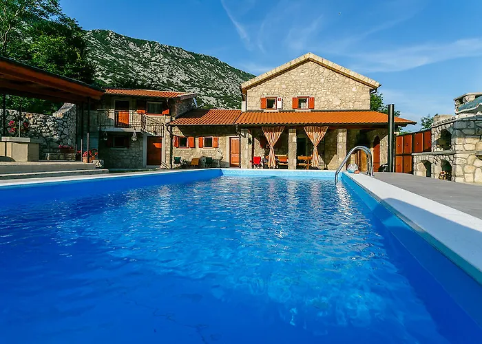 Villa Castra
